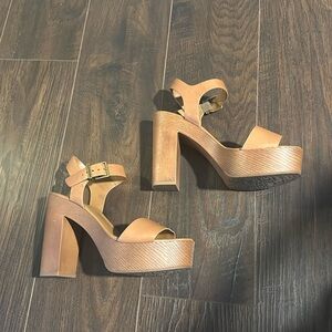 Like New Gianni Bini Heels